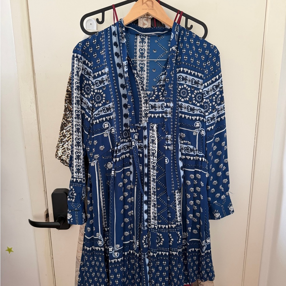 Zara Navy and White Floral Dress